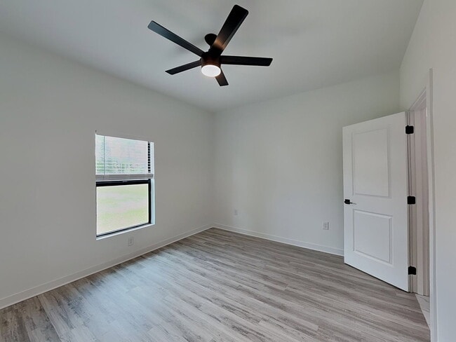 Building Photo - 4453 29th St SW