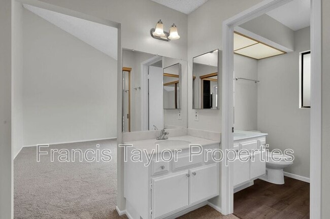 Building Photo - 929 Mulberry Dr