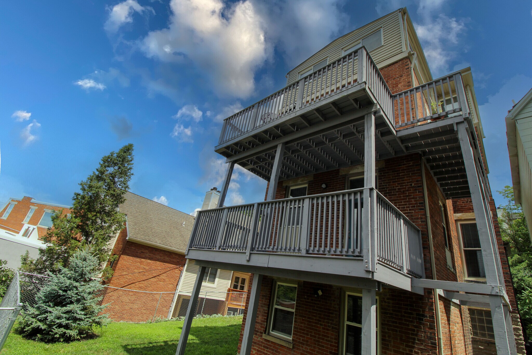 Building Photo - 2127 Deerfield Pl