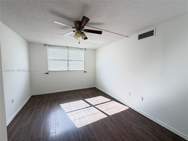 Building Photo - 9201 Lime Bay Blvd