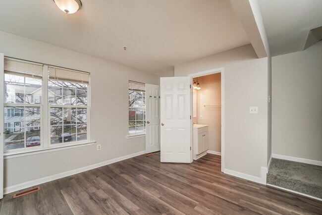 Building Photo - 7 Holly Leaf Ct