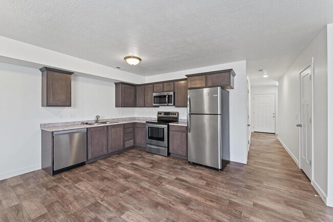 Building Photo - 14888 S Sliding Rock Way