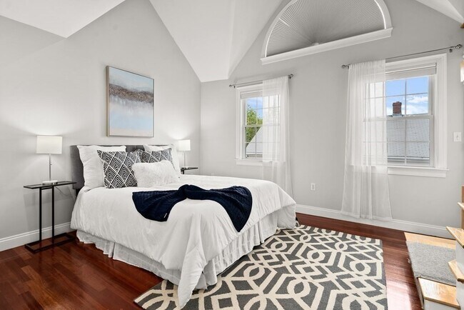 Building Photo - 72 Exchange St