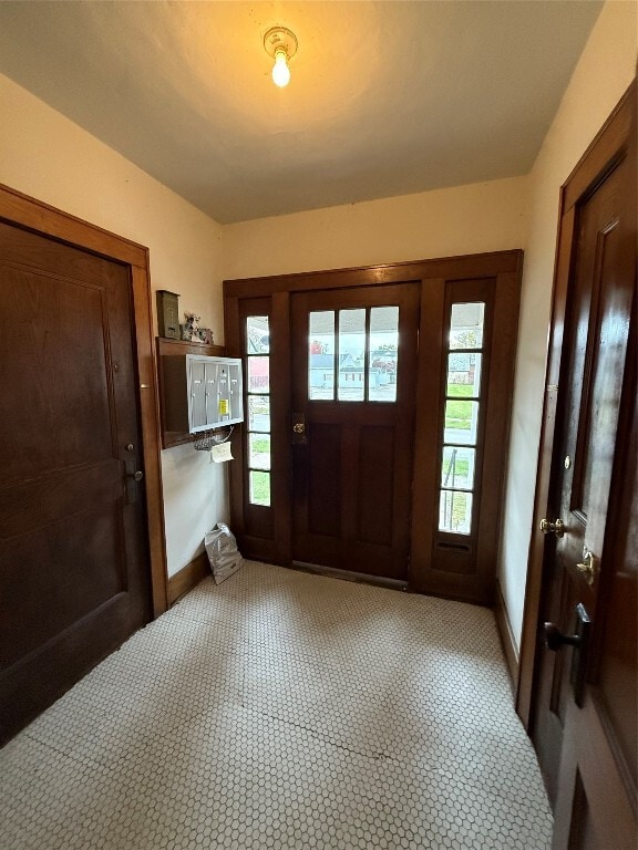 Building Photo - 620 W 5th St