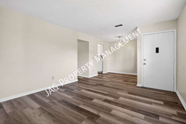 Building Photo - 482 Bentwood Ln