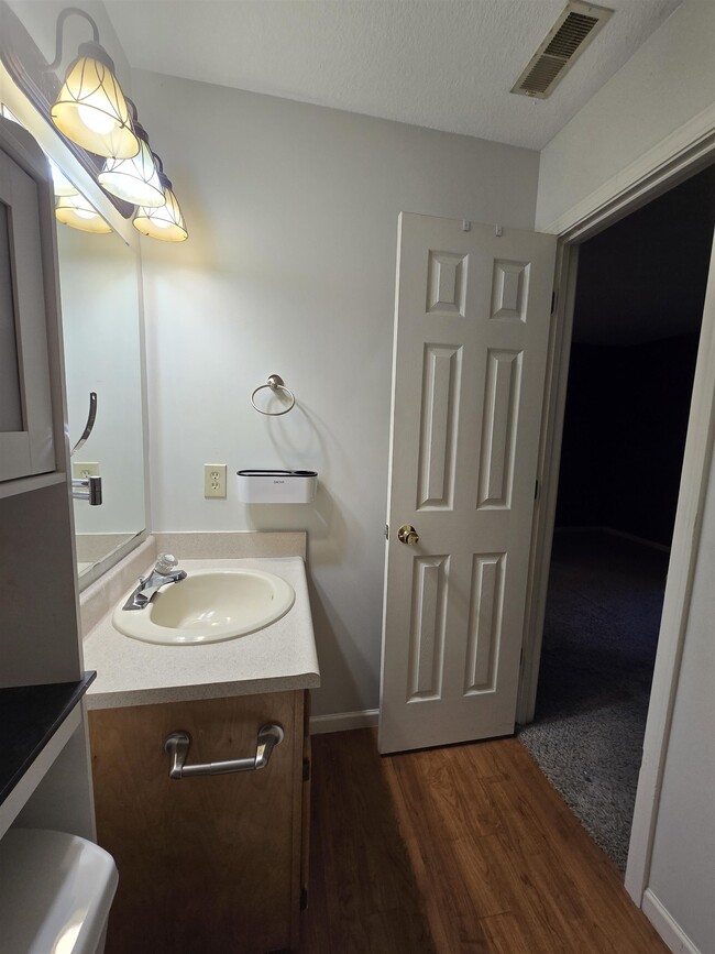 Building Photo - 235 Spring Forest Ct