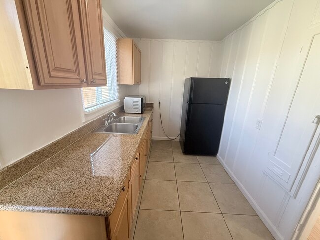 Building Photo - 9008 A St