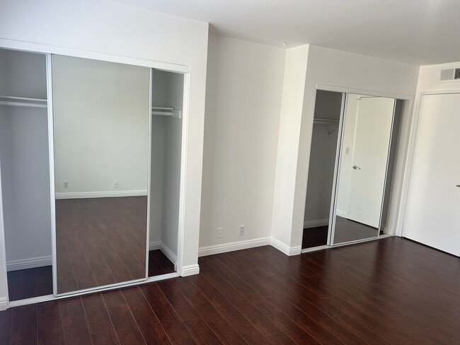 Building Photo - $3850 / 3br - Condo 3 beds 2 baths (West LA)