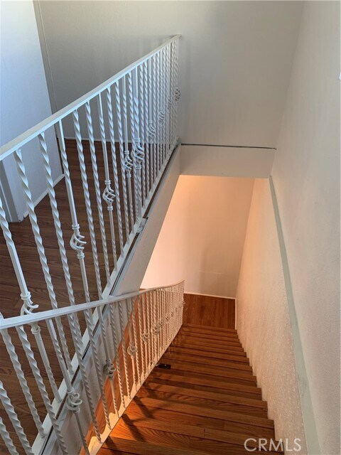 Building Photo - 212 S Vail Ave