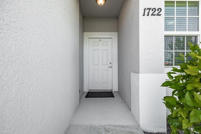 Building Photo - 3 br, 2 bath Duplex - 1722 Southwest 32nd ...