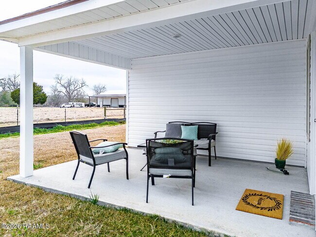 Building Photo - 125 Lake Ridge Dr