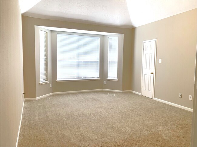 Building Photo - 4411 W Thunderwood Cir
