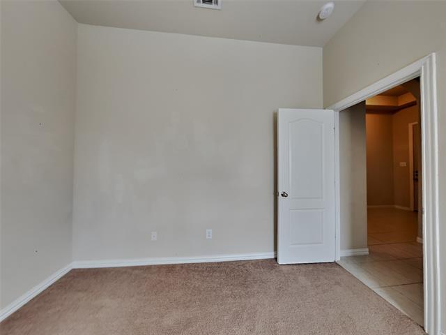 Building Photo - 1618 Sherwood Dr