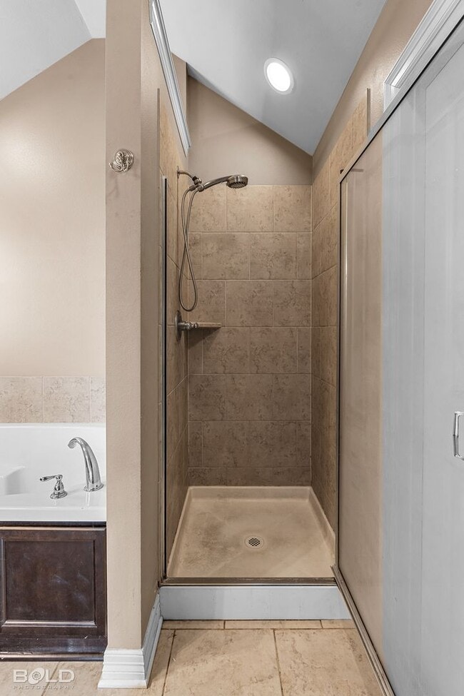 Building Photo - 709 Bianca St