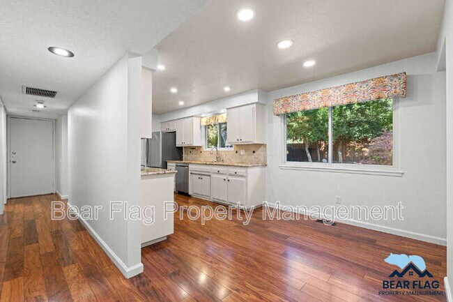 Building Photo - 7919 Ridgemont Dr