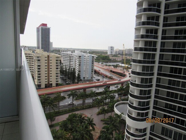 Building Photo - 1830 S Ocean Dr