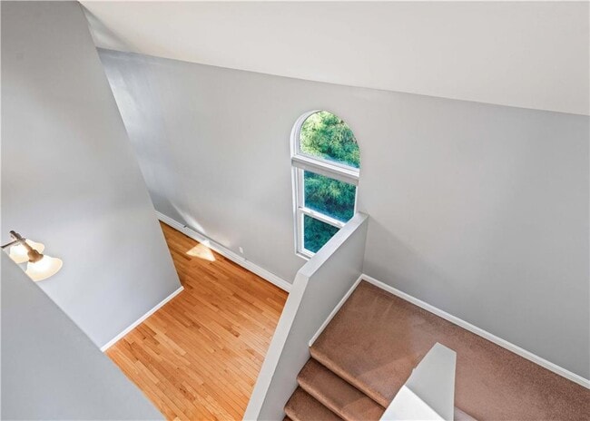 Building Photo - 24 Smith St