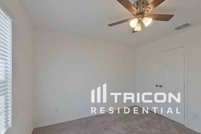 Building Photo - 2410 Carlow Ln