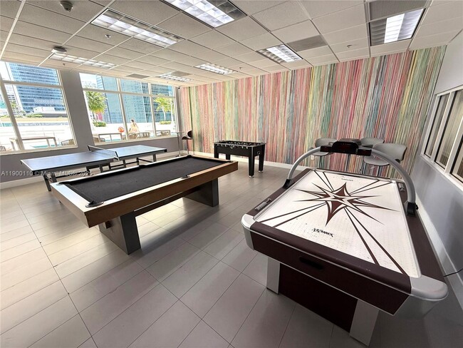 Building Photo - 1200 Brickell Bay Dr