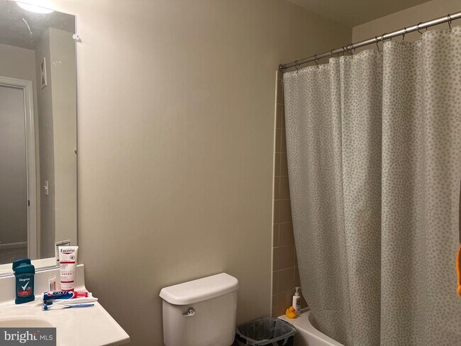 Building Photo - 3048 Rittenhouse Cir