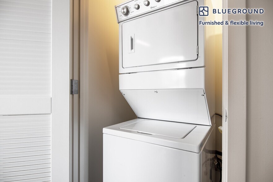 Building Photo - 311 W Illinois St