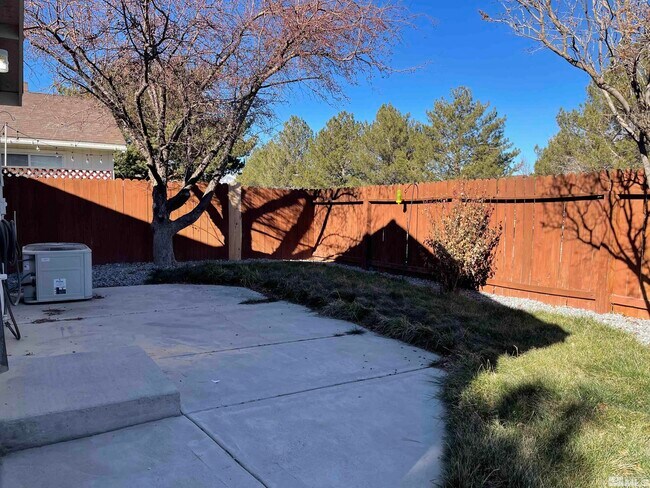 Building Photo - 4948 Bayridge Ln