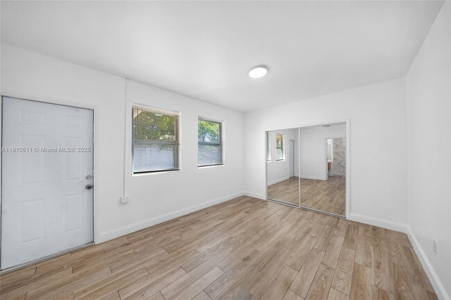 Building Photo - 6044 Funston St