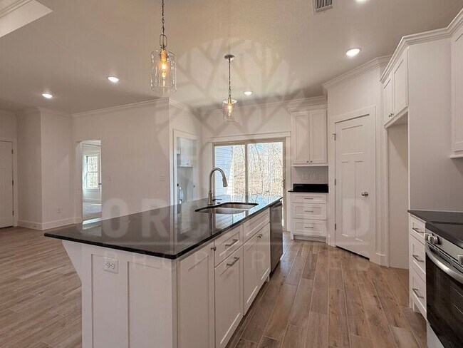 Building Photo - Bella Vista Single-Family Home- 3 Bed/ 2 Bath- Beautiful Cheston Plan