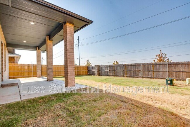 Building Photo - 8305 NW 163rd Ter