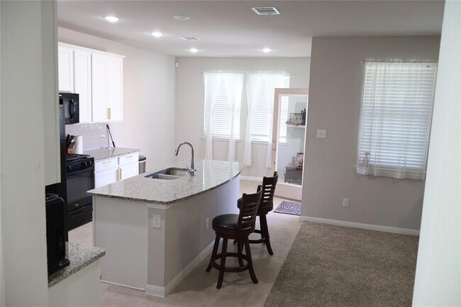 Building Photo - 11500 Maple Leaf Way