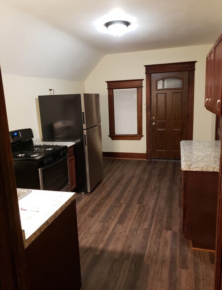 Building Photo - 1083 Albemarle St