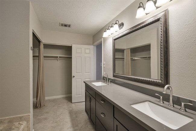 Building Photo - 3318 Golden Willow Dr