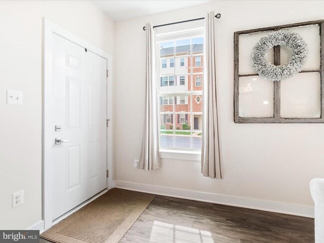 Building Photo - 5940 Etterbeek St