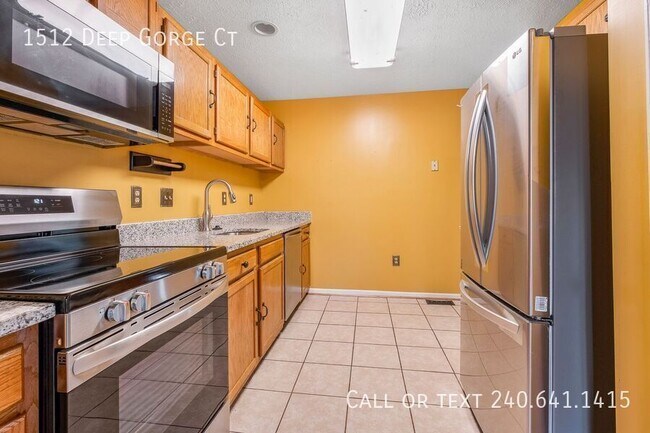 Building Photo - 1512 Deep Gorge Ct