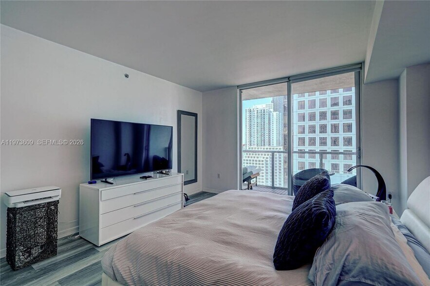 Building Photo - 500 Brickell Ave