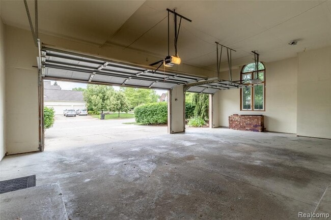 Building Photo - 24084 Westmont Dr