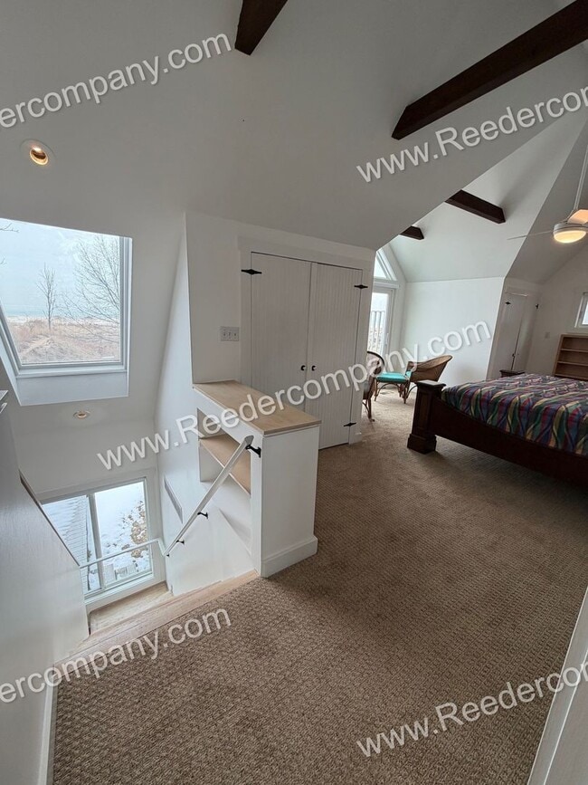 Building Photo - Beautifully updated 3 bed 2 bath house in Miller Beach.