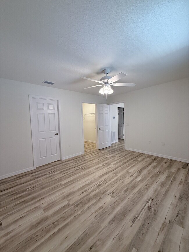 Building Photo - 3 Bedroom and 2-Bathroom House