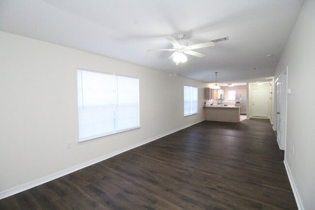 Building Photo - Northeast Pensacola 2BR, 2BA End-Unit Townhome Near Davis Hwy & UWF with Stainless Appliances, Fe...