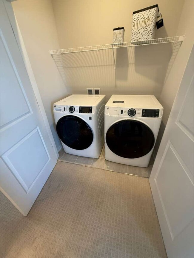 Building Photo - 9221 Magellan Pkwy