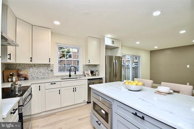 Building Photo - 4702 Forestdale Dr