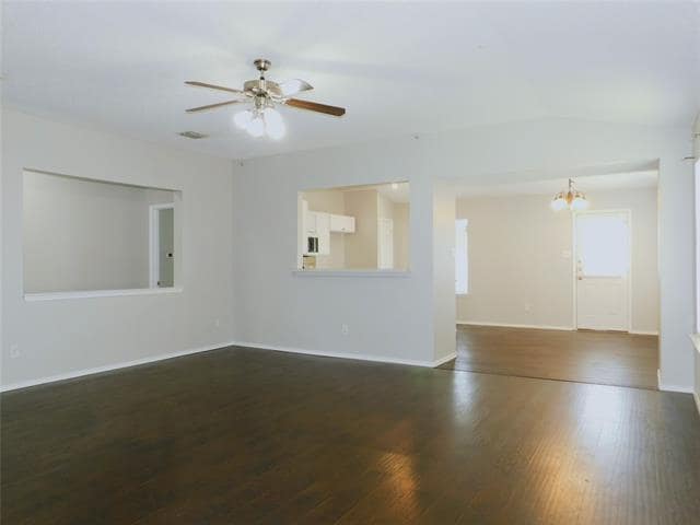 Building Photo - 1648 Crown Point Dr