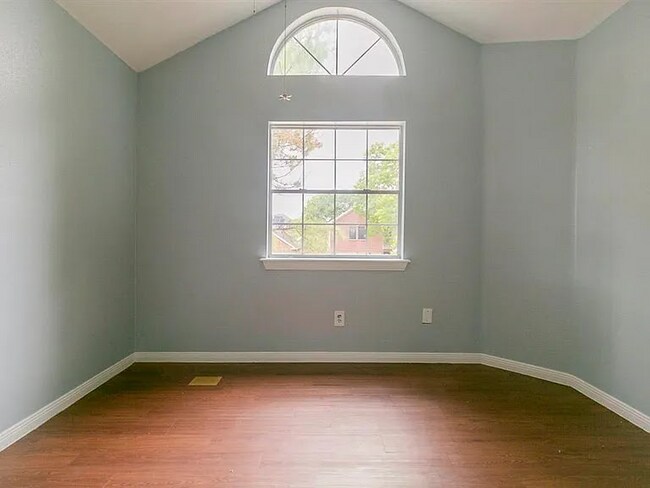 Building Photo - 2103 Whirlaway Dr