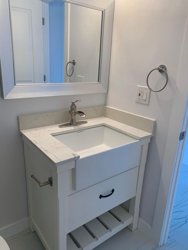 Building Photo - 2786 Tennis Club Dr