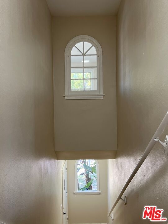 Building Photo - 1282 S Highland Ave