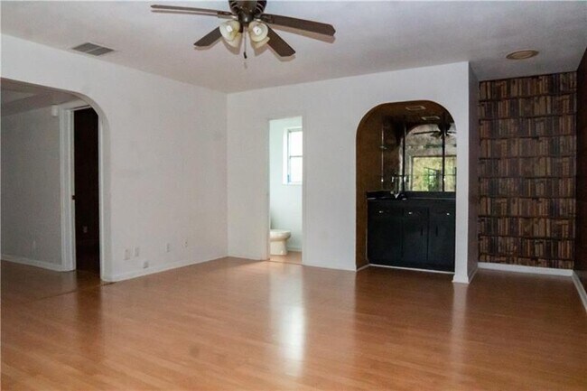 Building Photo - 1701 SW 75th Terrace