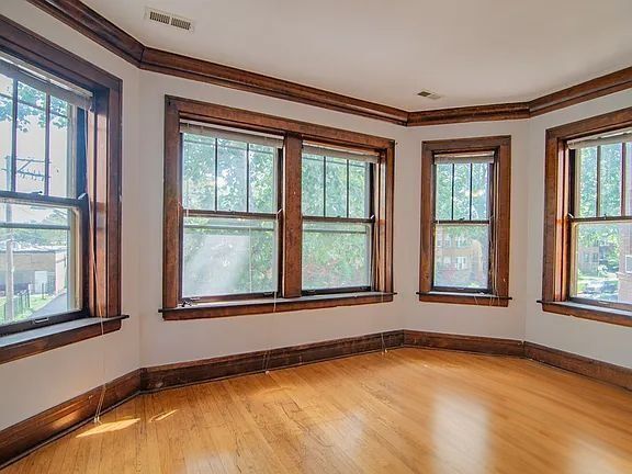 Building Photo - 4455 N Artesian Ave