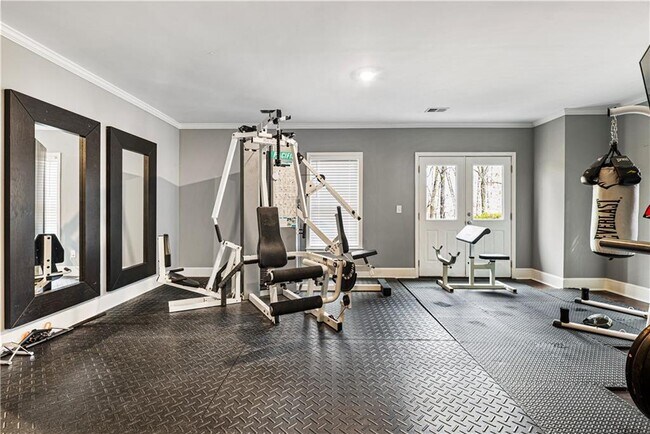 Building Photo - 215 6 Hills Ln