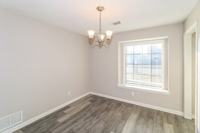 Building Photo - 2464 Green Glen Dr