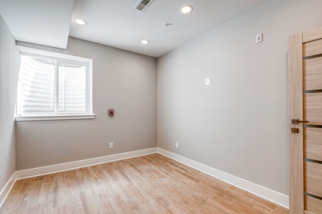 Building Photo - Brand New Luxury Apartments Brewerytown